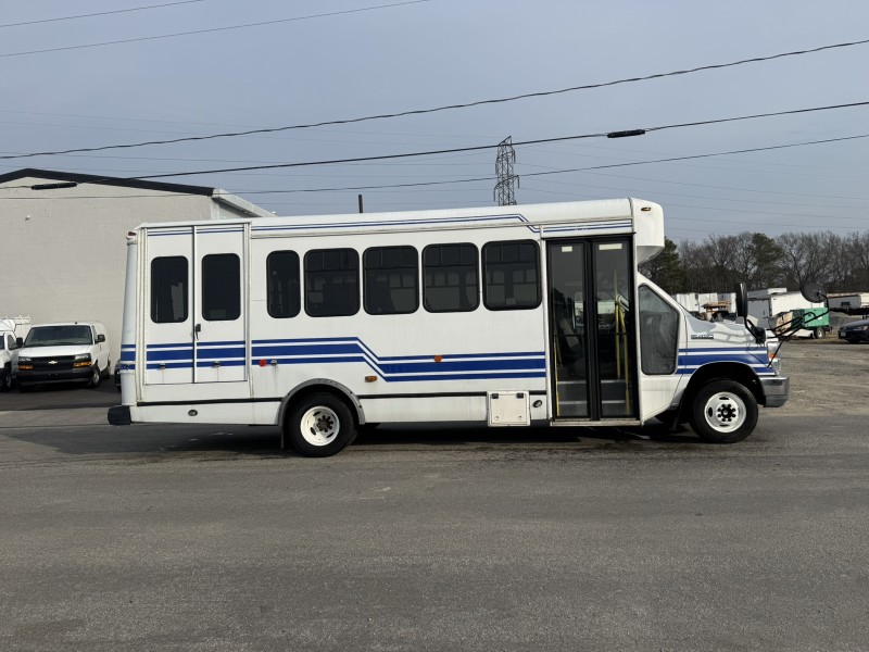 2015 Ford E-450 Wheelchair Lift & Passenger Bus in , 