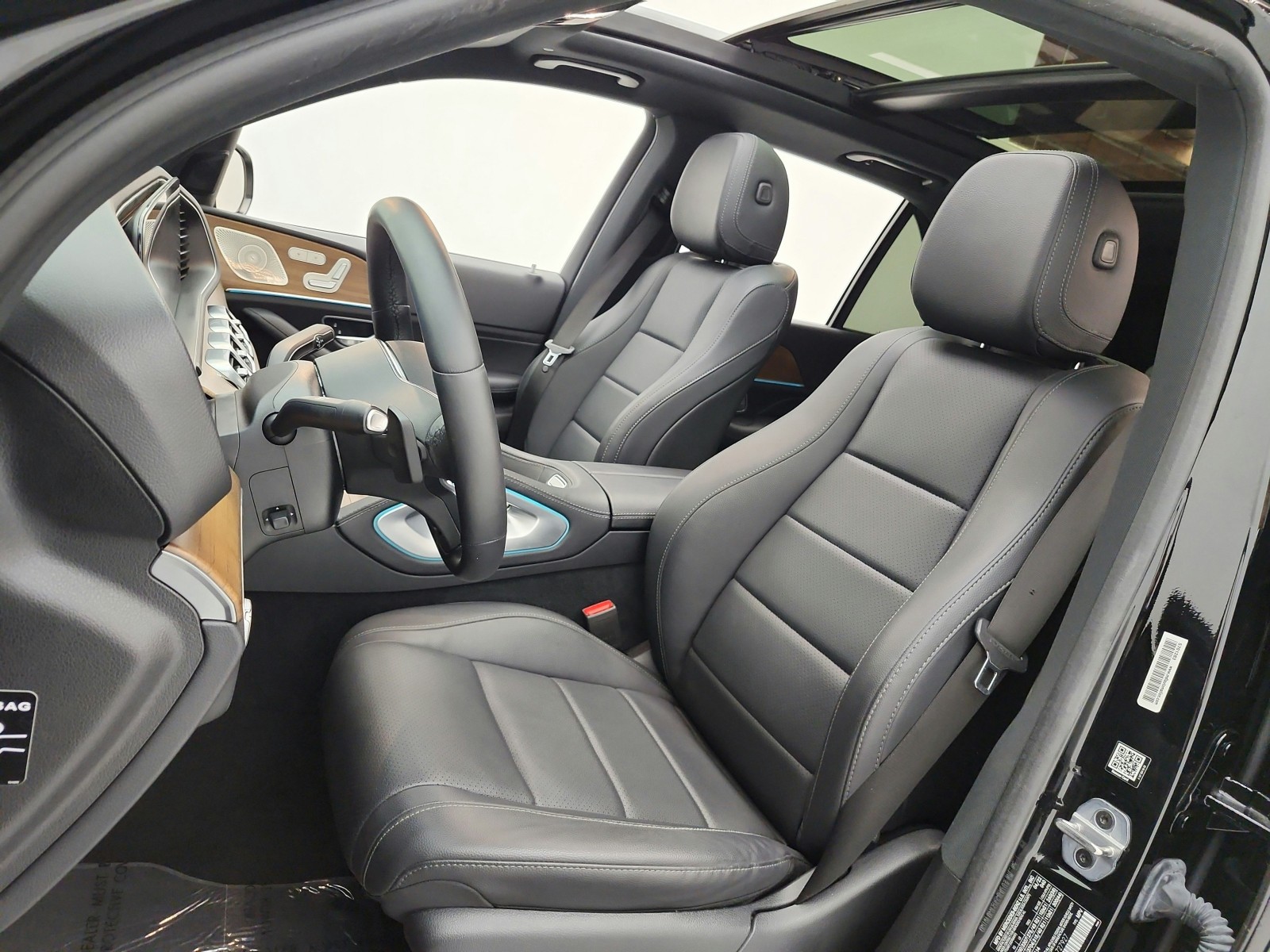 Used 2022 Black Mercedes-Benz GLE 450 4MATIC® SUV image 10