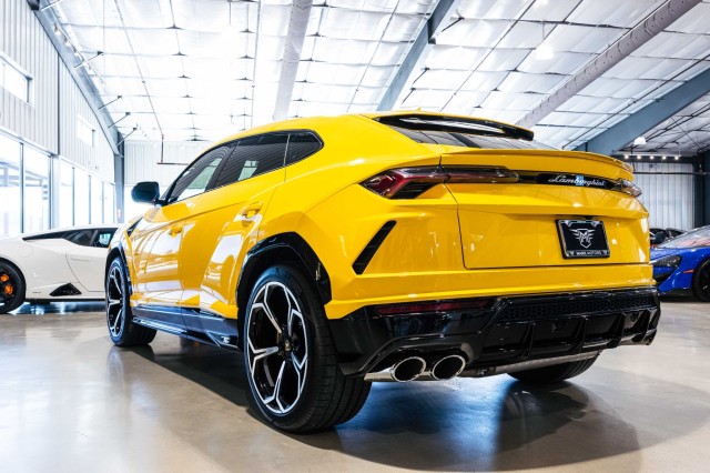 Used Car 2022 Lamborghini Urus  For Sale Under $230,000 In Boerne, Texas