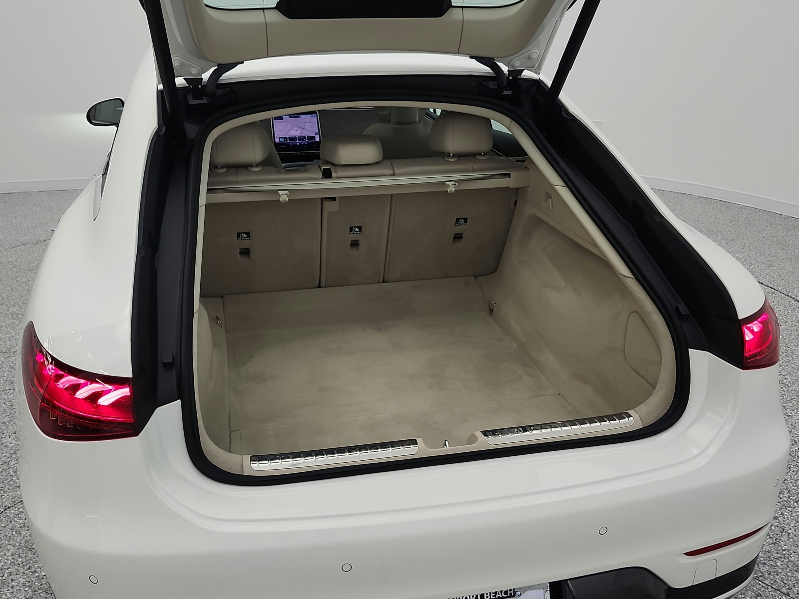 Used 2022 Polar White Mercedes-Benz EQS 450+ Sedan image 36