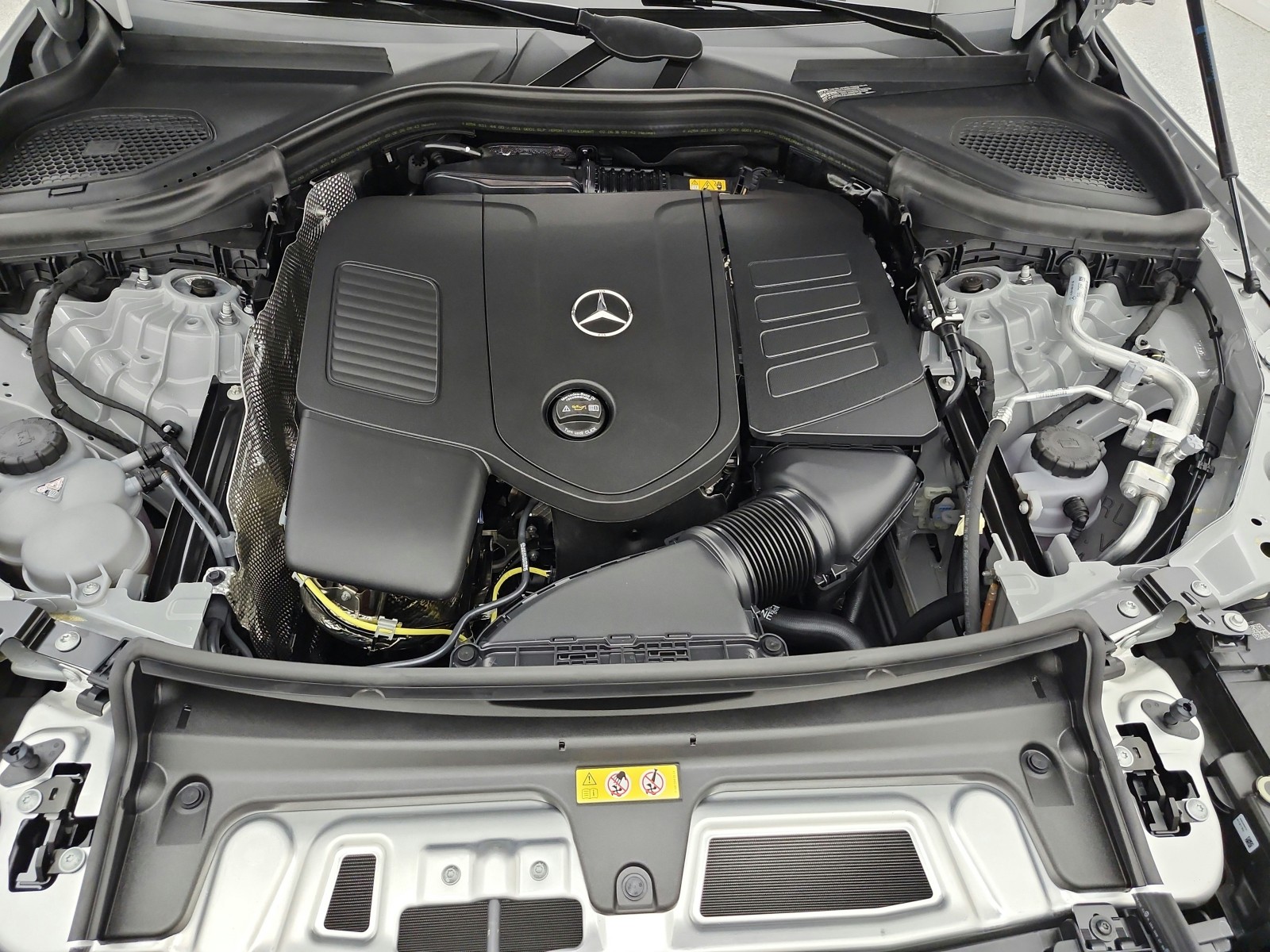 New 2027 MANUFAKTUR Alpine Grey Mercedes-Benz GLC 300 SUV image 12