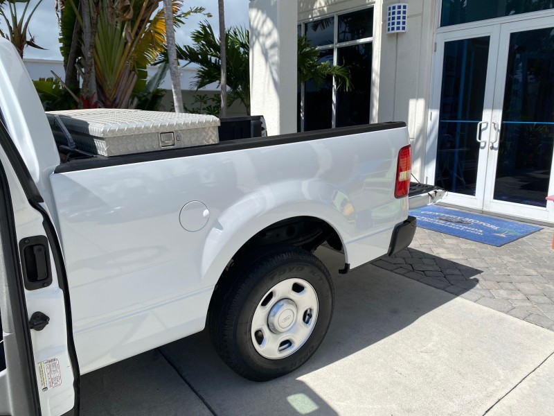 2005 Ford F-150 PU STX LOW MILES 18,931 in , 