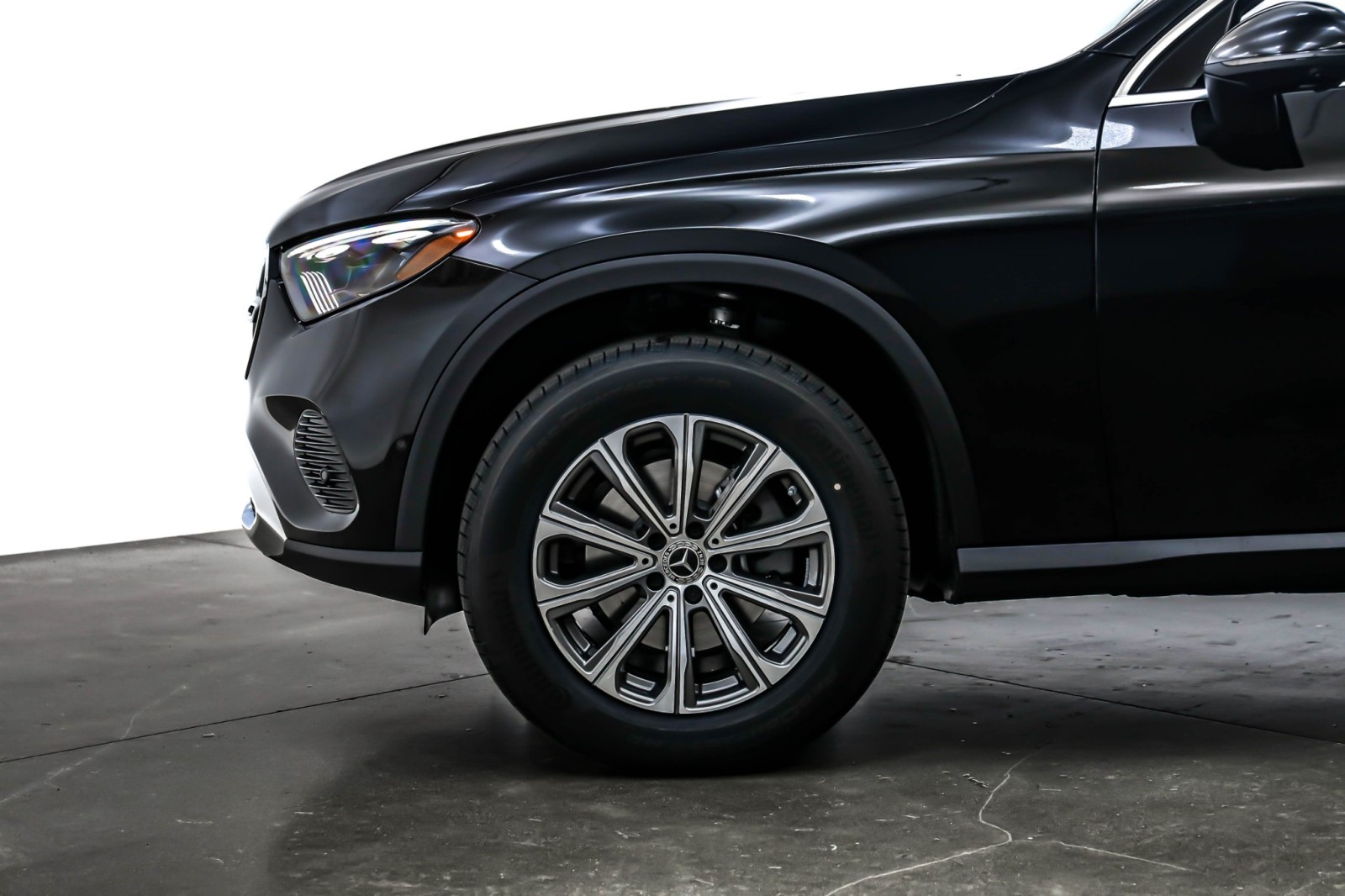 New 2026 Black Mercedes-Benz GLC 300 SUV image 10