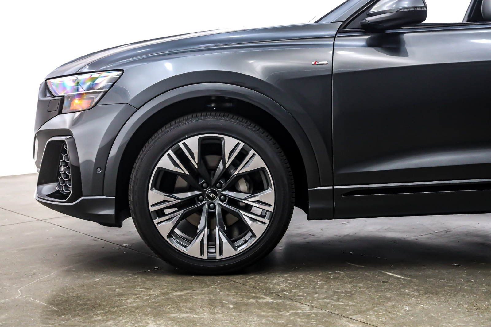 New 2026 Daytona Gray Pearl Effect Audi Premium Plus quattro image 10