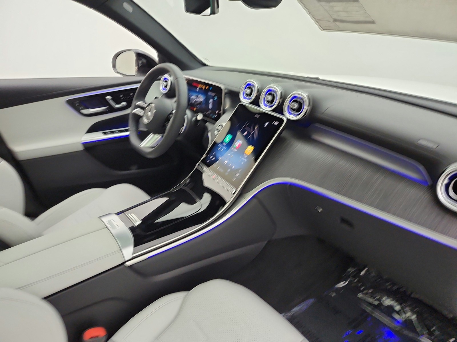 New 2027 Polar White Mercedes-Benz GLC 300 SUV image 15