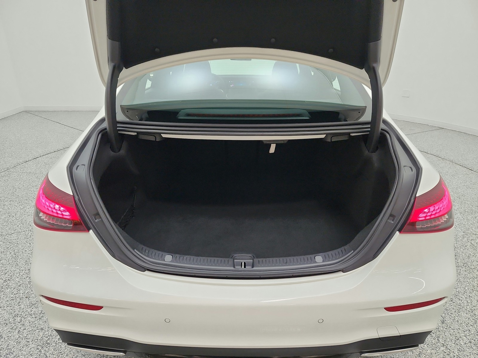 Certified Used 2022 Polar White Mercedes-Benz E 350 RWD Sedan image 19