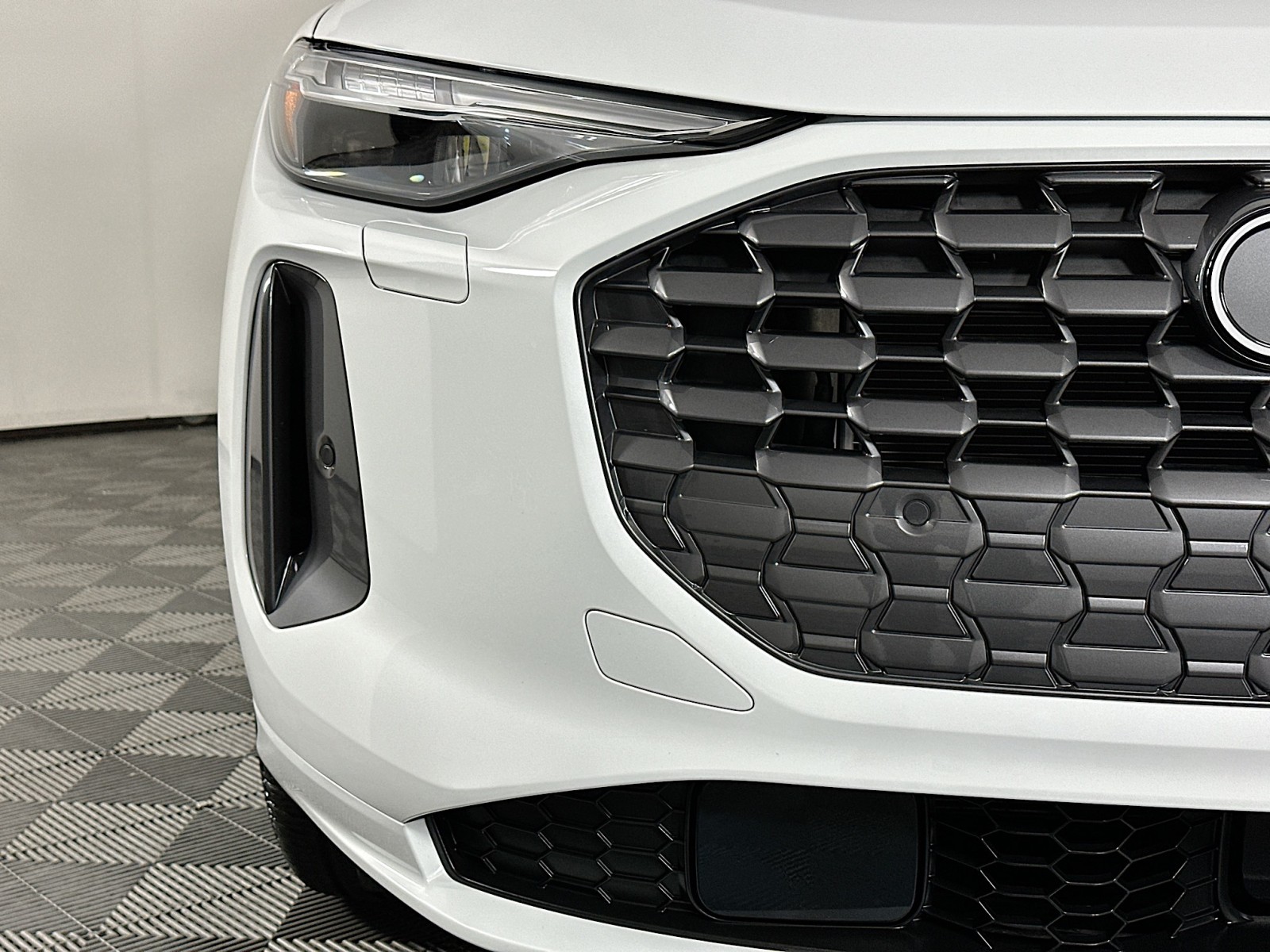 Used 2025 Glacier White Metallic Audi Premium Plus image 16