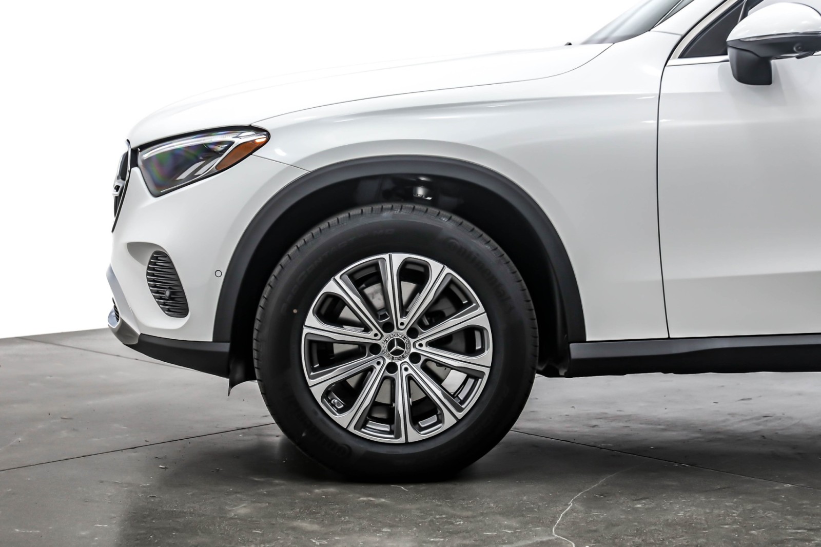 New 2026 Polar White Mercedes-Benz GLC 300 SUV image 10