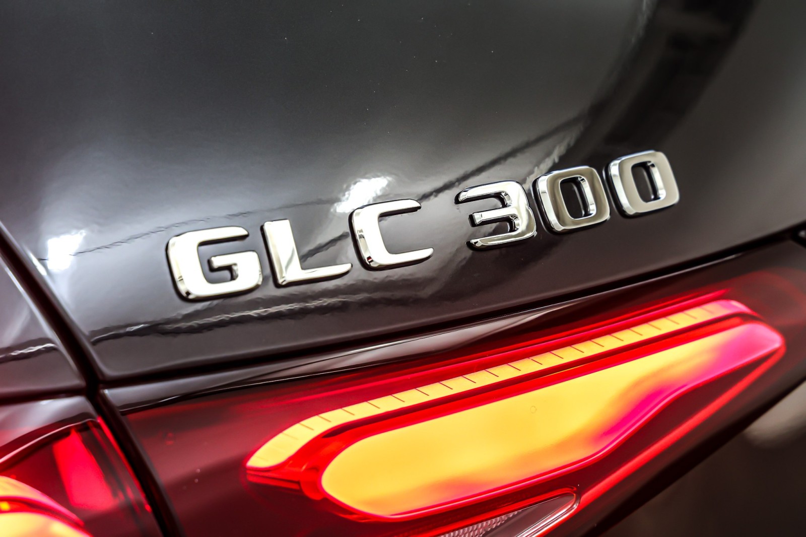 New 2026 Graphite Grey Metallic Mercedes-Benz GLC 300 image 9