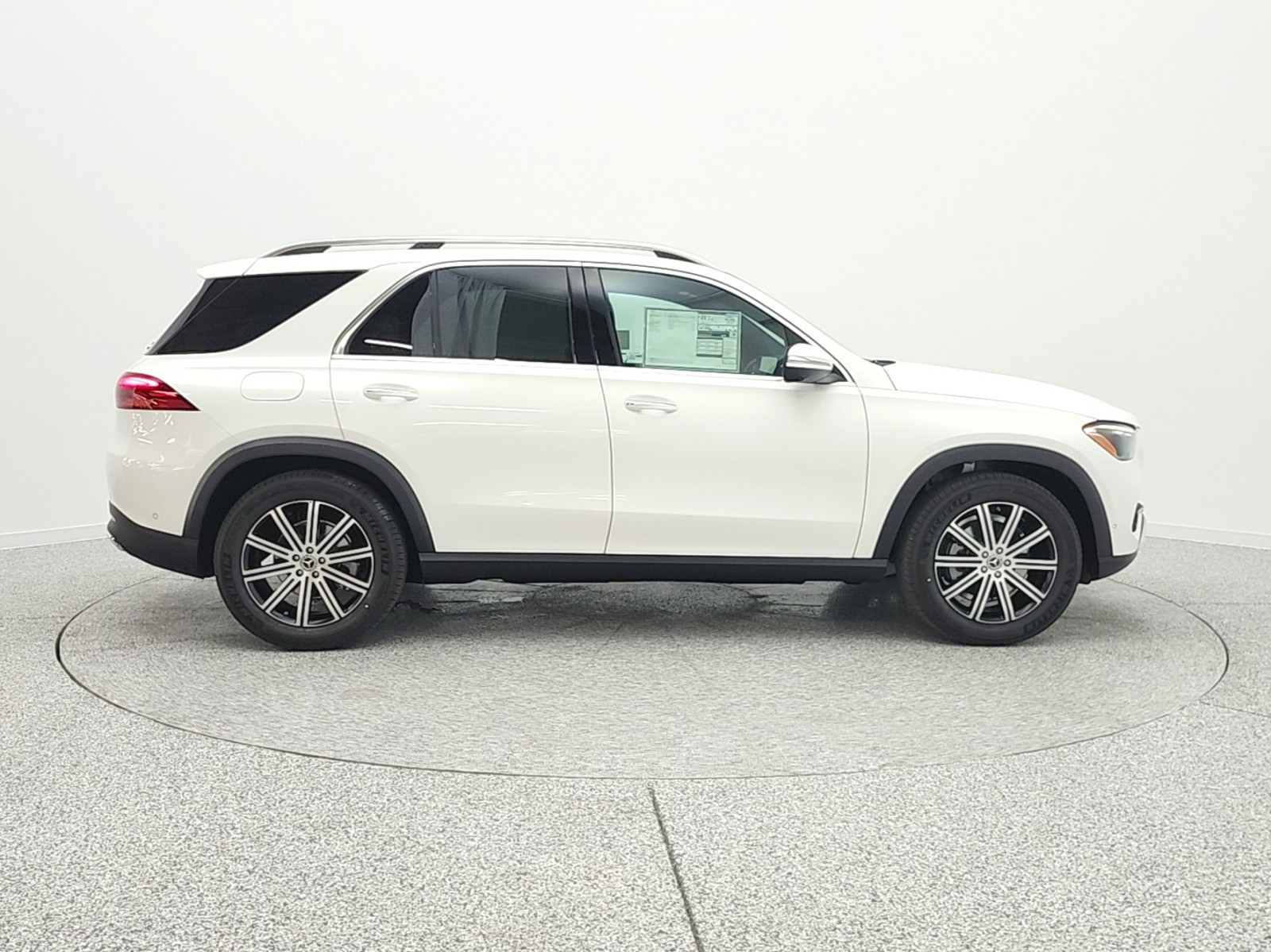 New 2026 Polar White Mercedes-Benz GLE 350 image 4