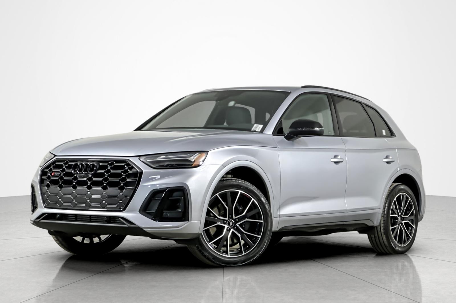 2023 Audi SQ5 Premium Plus's photo