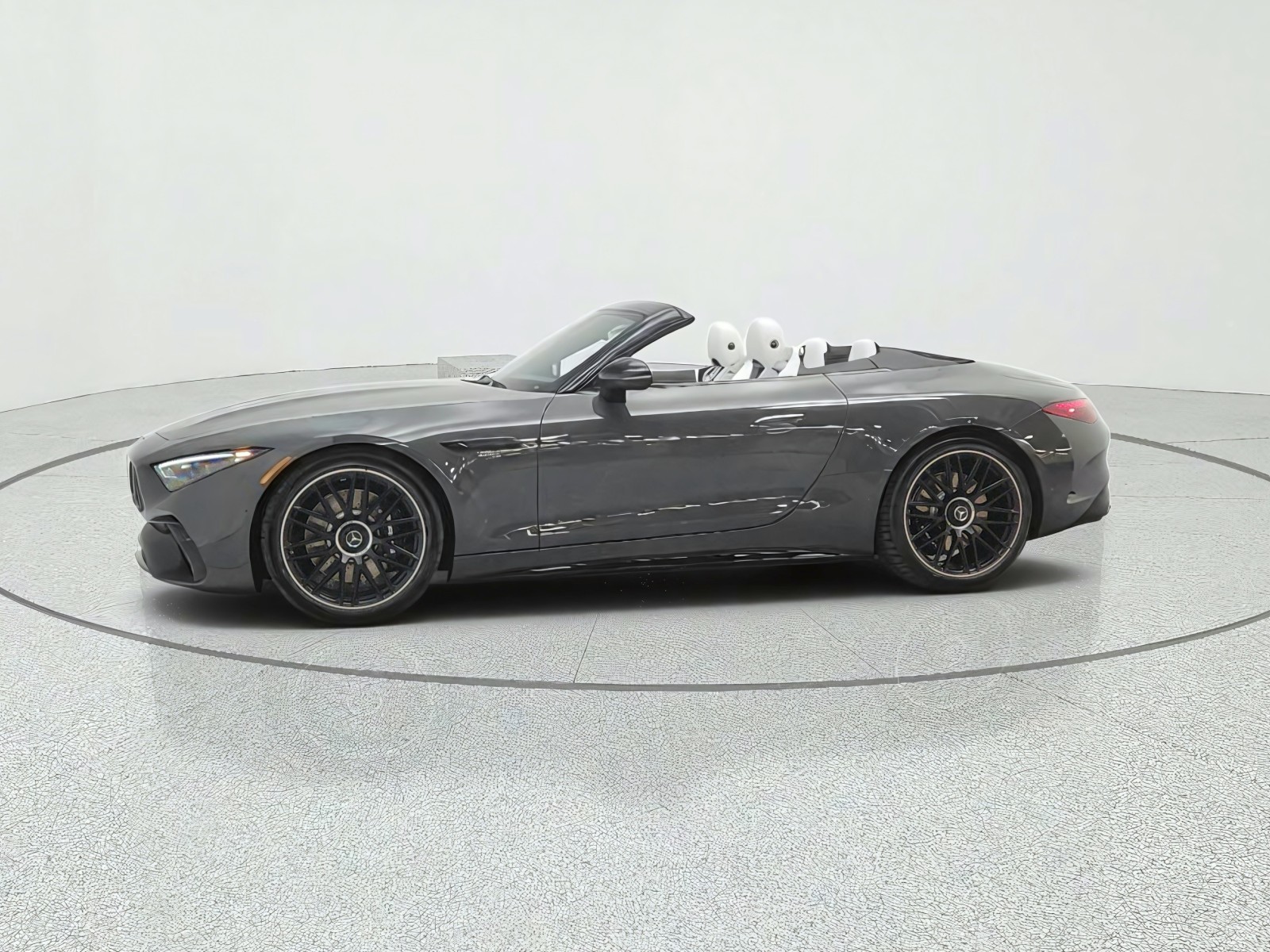 New 2027 MANUFAKTUR Silicon Grey Mercedes-Benz AMG® SL 63 Roadster image 8
