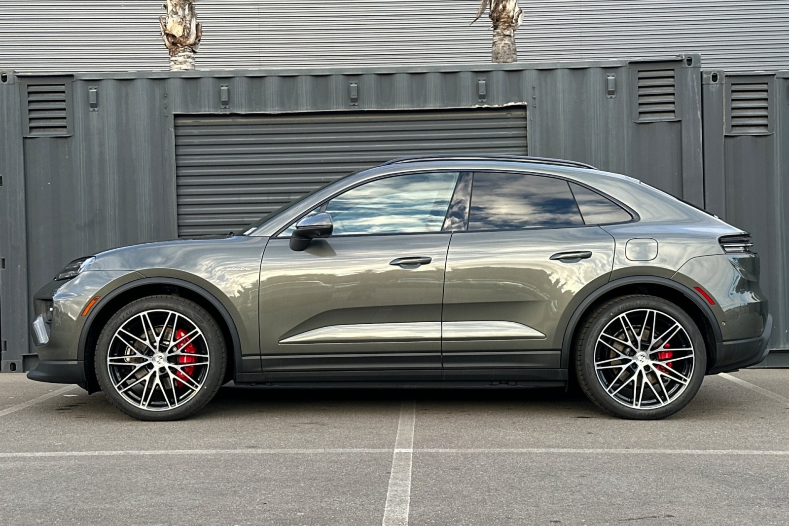 New 2026 Porsche Macan 4S Electric SUV in Long Beach #NP01711