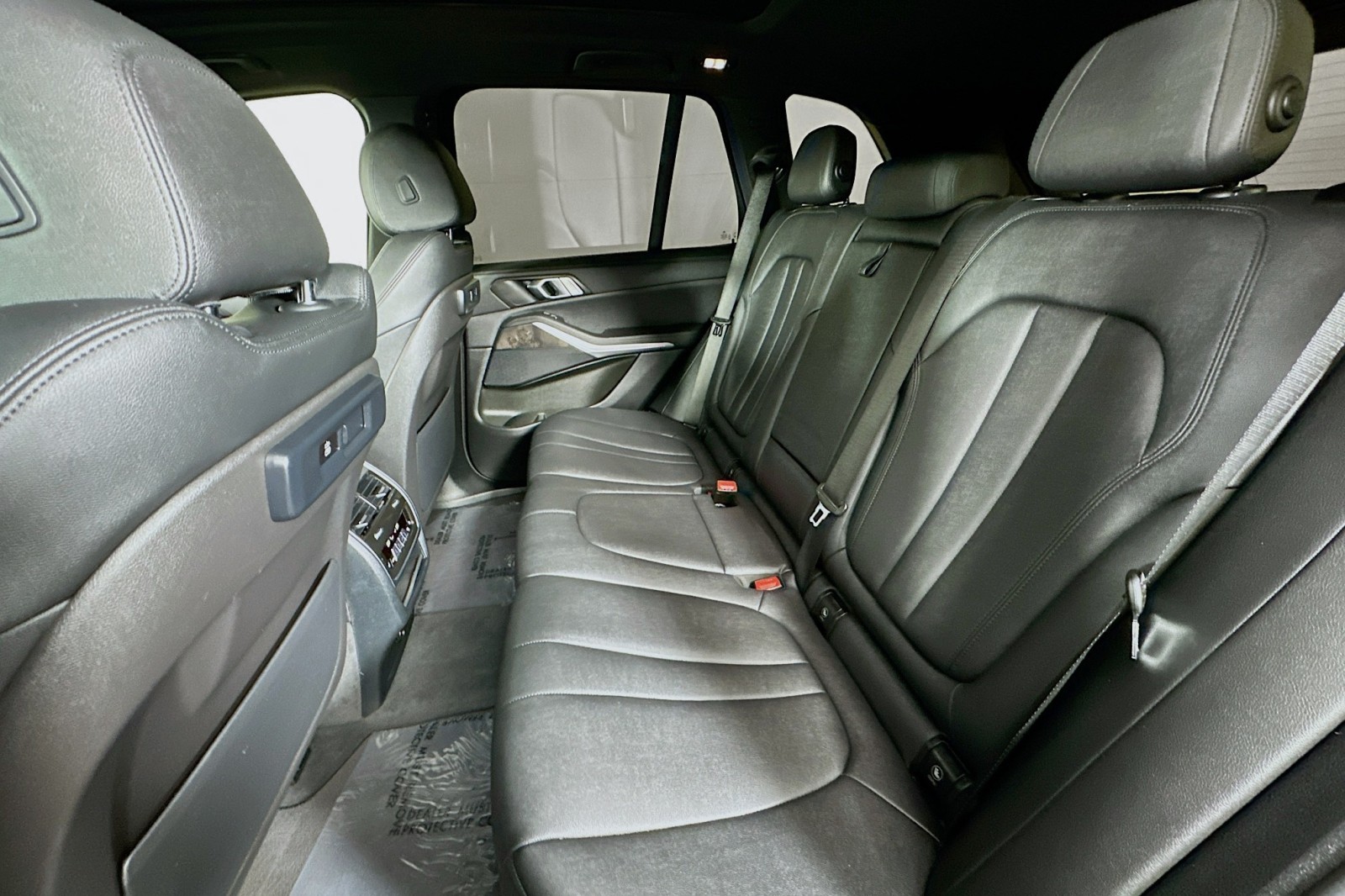 Used 2022 Dark Graphite Metallic BMW xDrive40i image 9