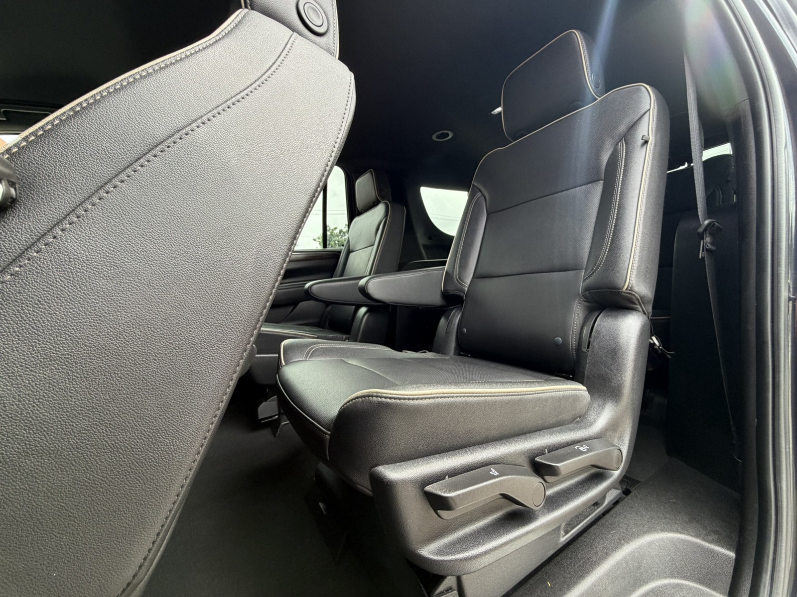 2023 Chevrolet Suburban - $41,977
