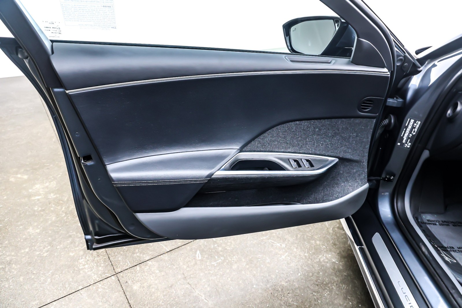 Used 2024 Quantum Grey Metallic Lucid Touring AWD image 21