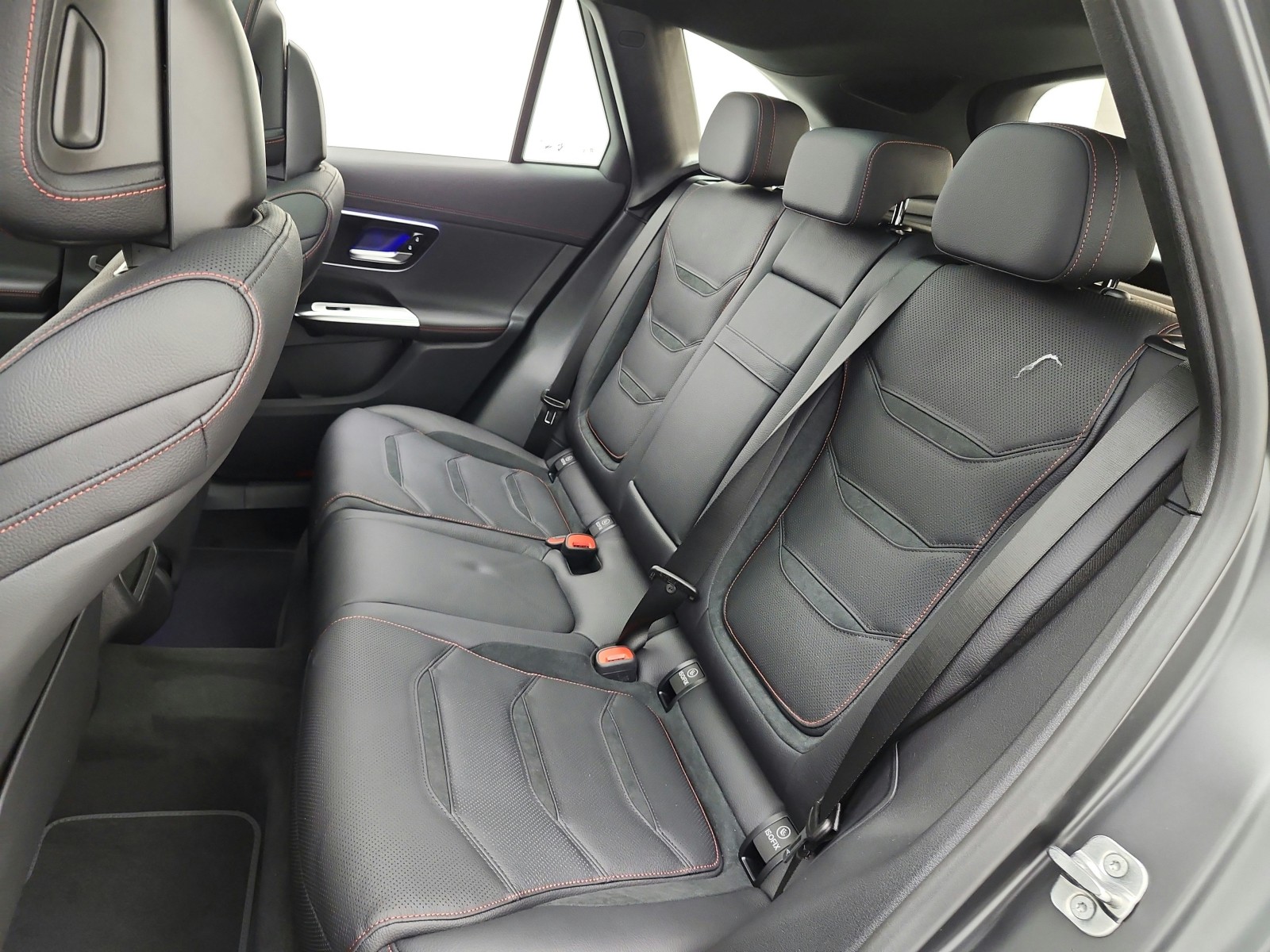 New 2026 MANUFAKTUR Graphite Grey Magno Mercedes-Benz AMG® GLC 43 image 11