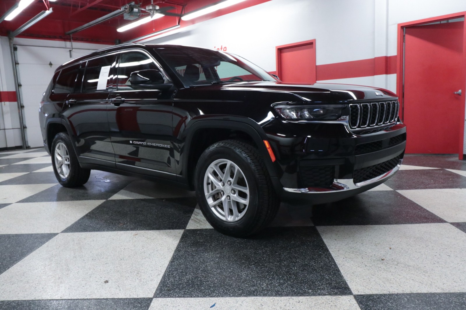 Used Car 2023 Jeep Grand Cherokee L  Laredo For Sale Under $30,000 In Austin, Texas