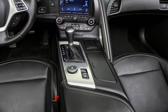 2015 Chevrolet Corvette 2LT 25