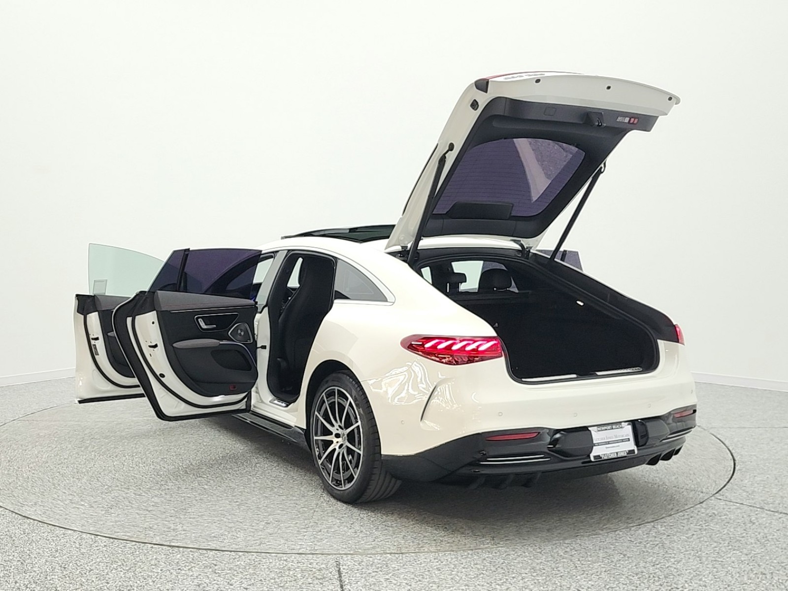 Certified Used 2023 MANUFAKTUR Diamond White Mercedes-Benz EQS 580 4MATIC® Sedan image 12