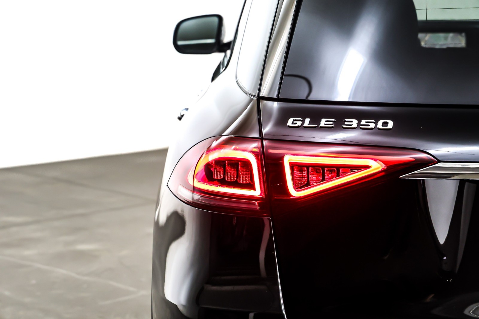 Certified Used 2023 Black Mercedes-Benz GLE 350 SUV image 17