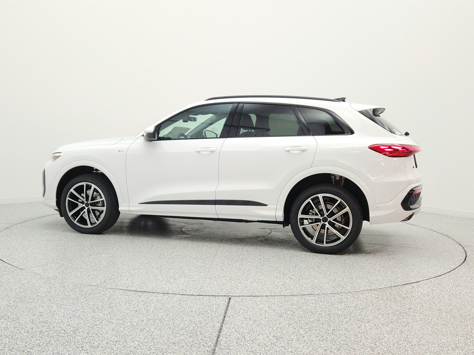 New 2026 Arkona White Audi Premium Plus 2.0 TFSI quattro image 8