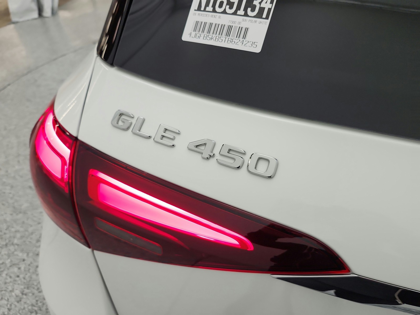 New 2026 Polar White Mercedes-Benz GLE 450 image 17