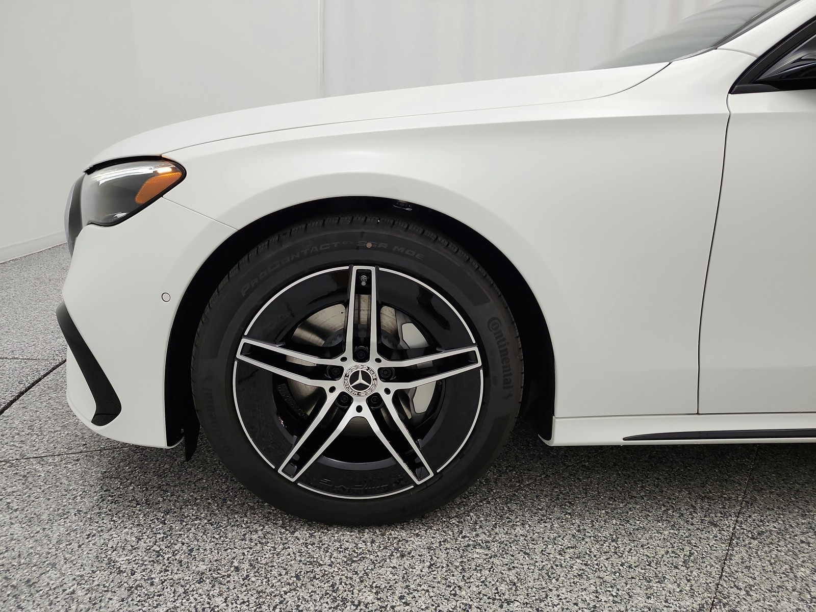 New 2027 Polar White Mercedes-Benz E 350 RWD Sedan image 13
