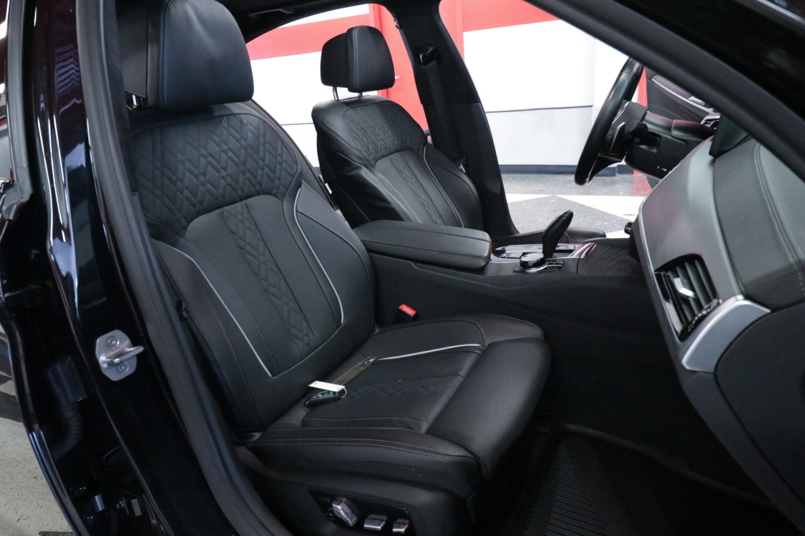 Used Car 2022 Bmw 5 Series  M550i Xdrive For Sale Under $60,000 In Austin, Texas