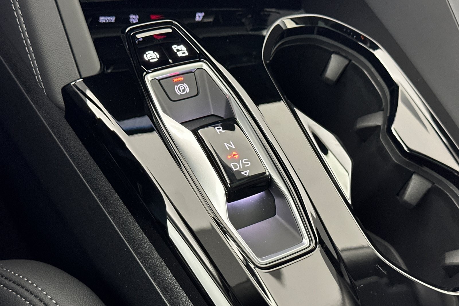 New 2025 Glacier White Metallic Audi Premium Plus 2.0 TFSI quattro image 20