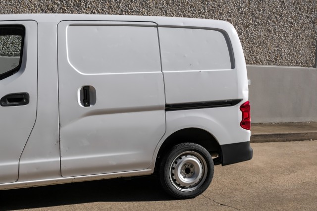 2018 Nissan NV200 Compact Cargo S 17