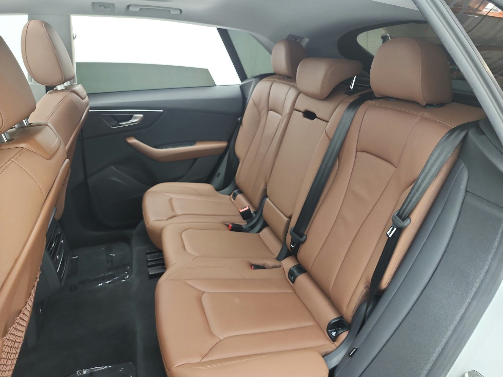 Used 2023 Carrara White Audi Premium 55 TFSI quattro image 16