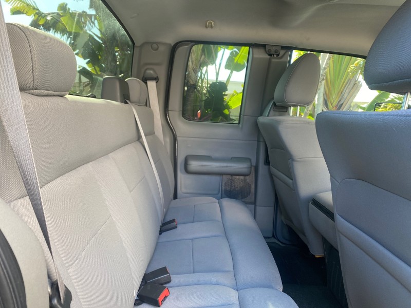 2006 Ford F-150 STX 4 DOOR LOW MILES 92,223 in ,