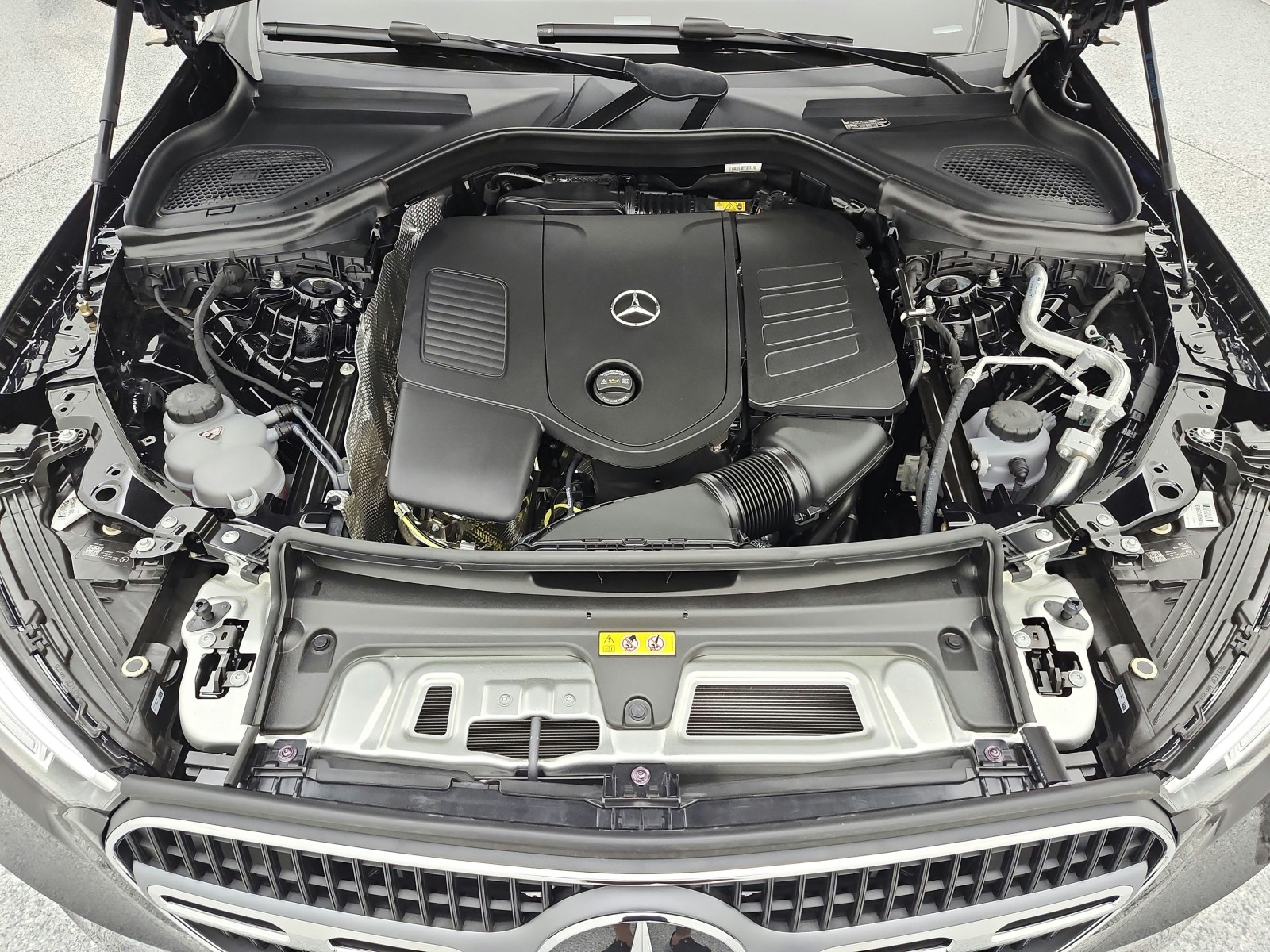 New 2026 Black Mercedes-Benz GLC 300 4MATIC® SUV image 12