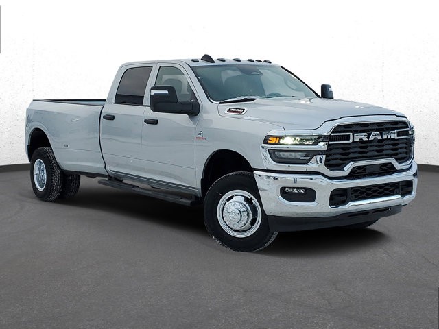 2026 RAM 3500 Tradesman Crew Cab LB DRW 4WD