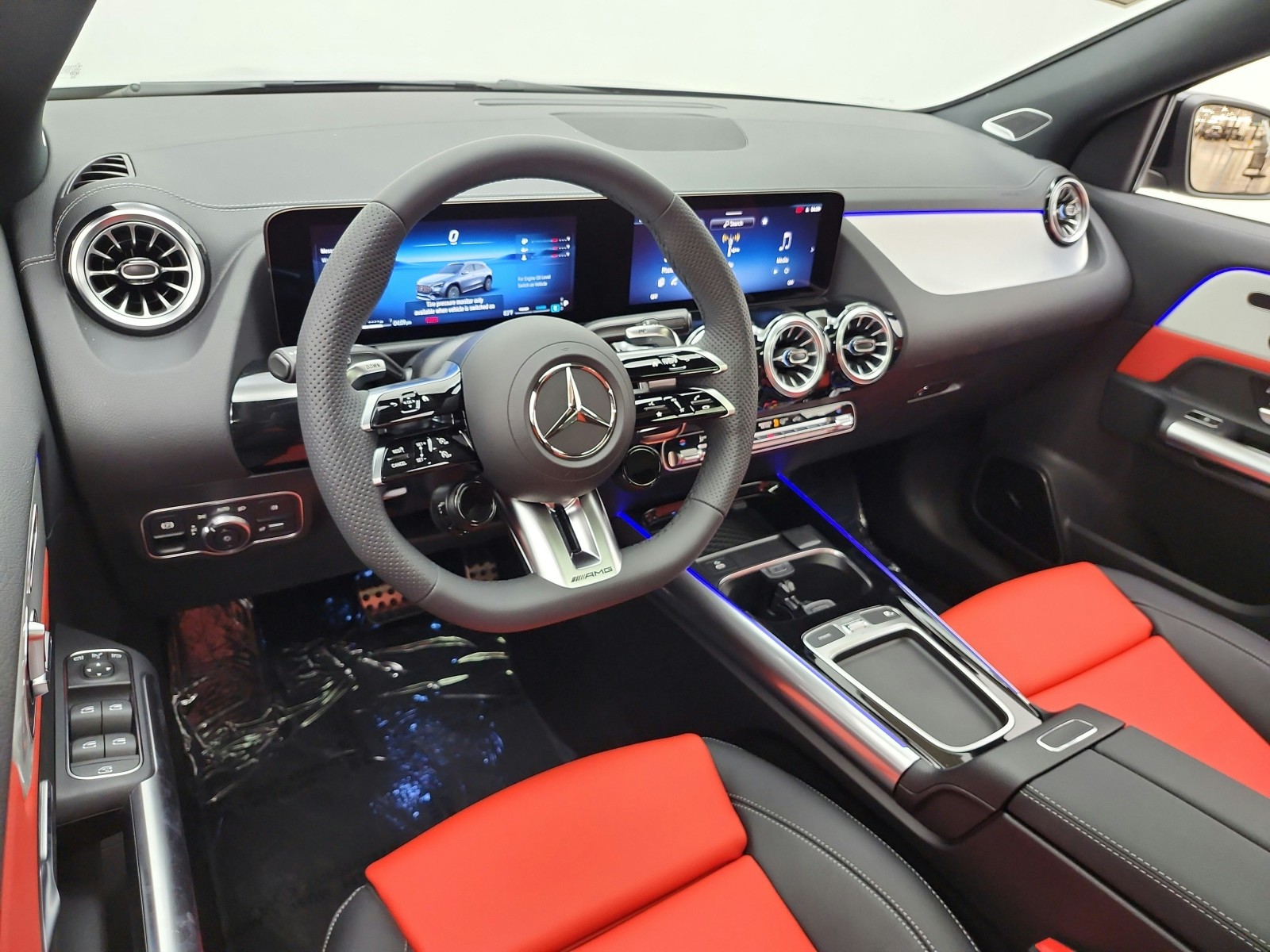 New 2026 Mountain Grey Metallic Mercedes-Benz AMG® GLA 35 4MATIC SUV image 9