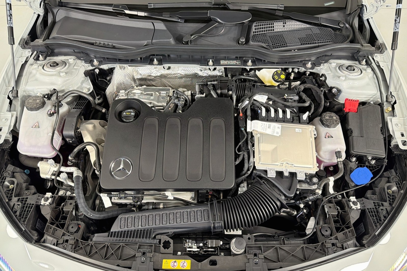 New 2027 MANUFAKTUR Alpine Grey Mercedes-Benz CLA 220 Hybrid FWD image 10
