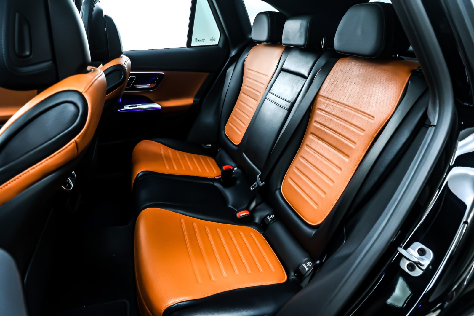 New 2026 Black Mercedes-Benz GLC 300 image 8