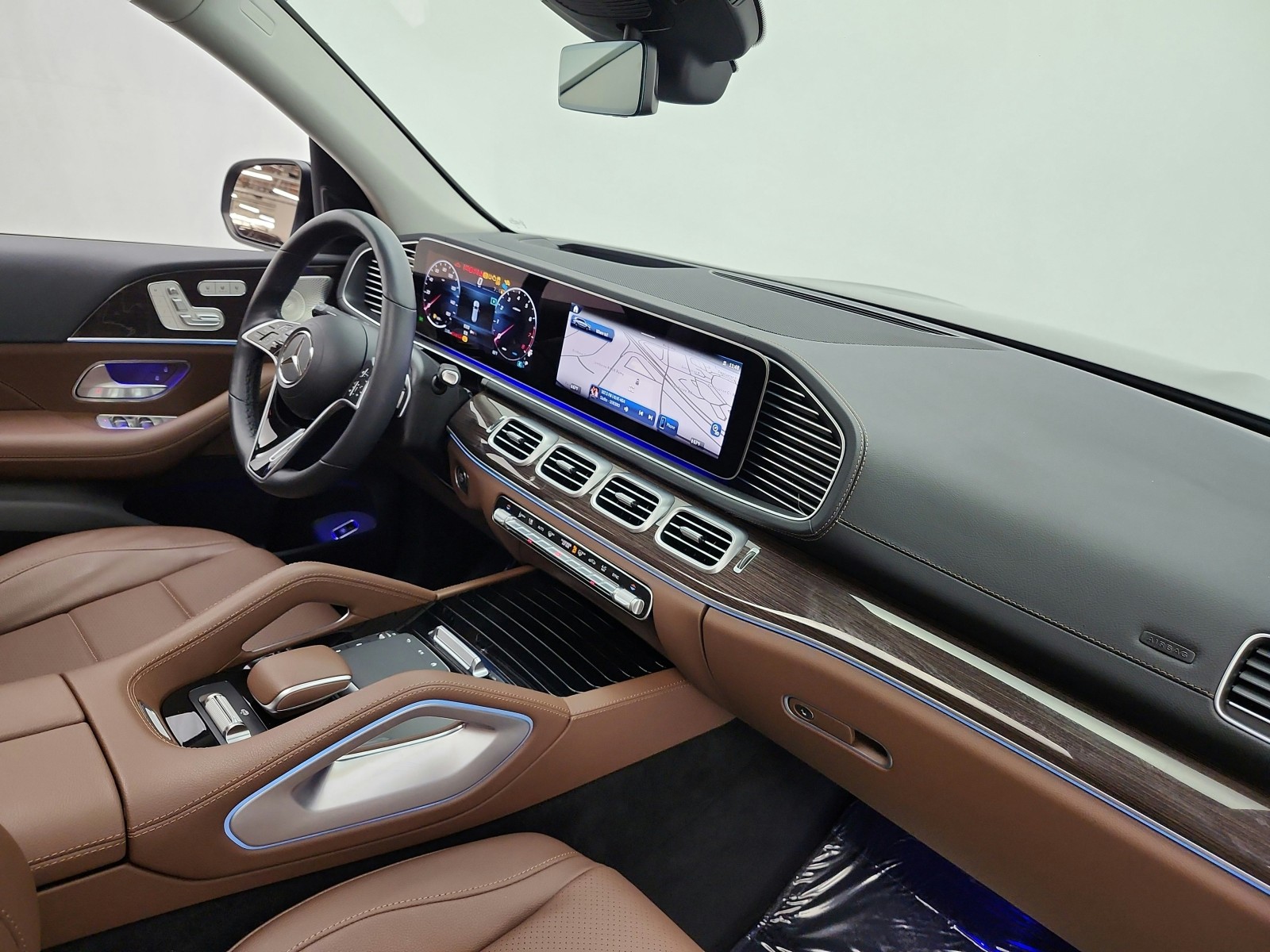 Certified Used 2026 Obsidian Black Metallic Mercedes-Benz GLS 450 4MATIC® SUV image 19
