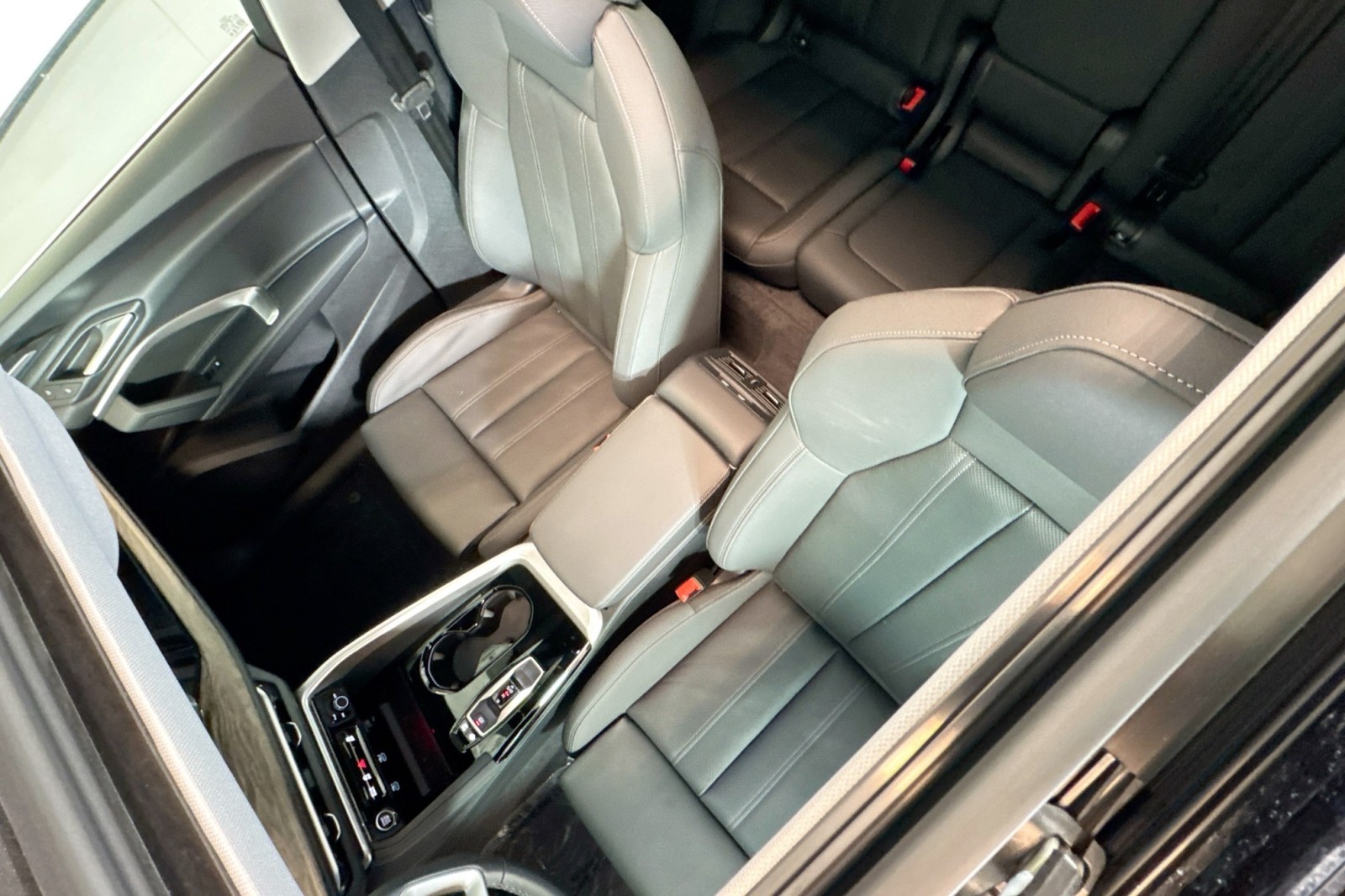 New 2025 Glacier White Metallic Audi Premium Plus 2.0 TFSI quattro image 18