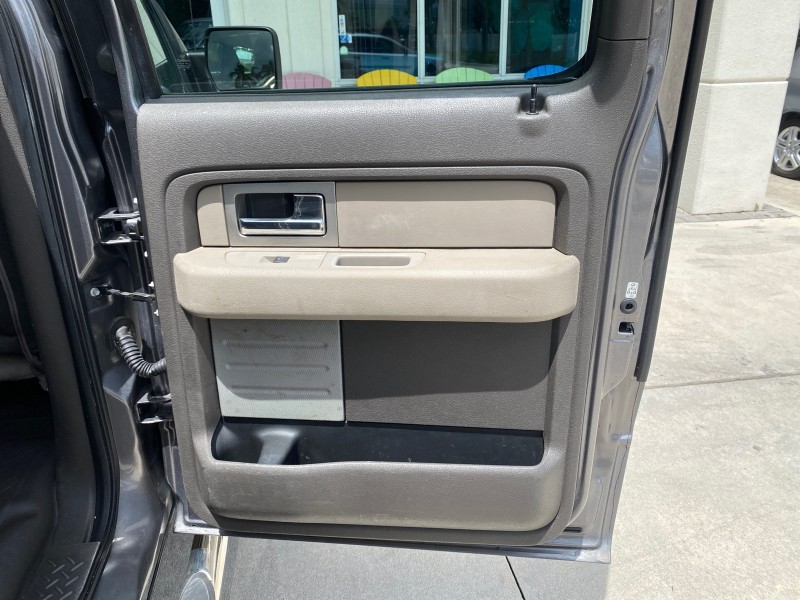 2010 Ford F-150 4 DR CREW XL LOW MILES 34,625 in , 