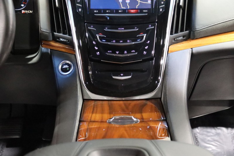 2015 Cadillac Escalade ESV Luxury 4WD 4dr SUV in , 