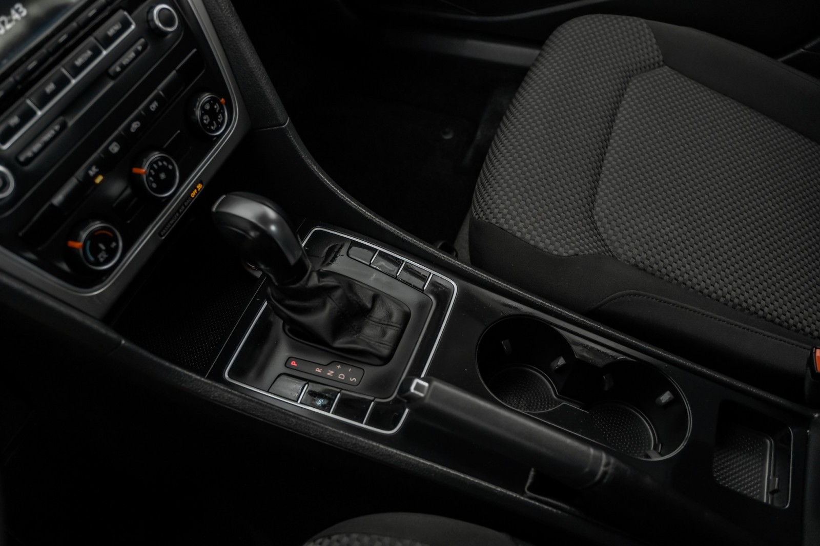 2015 Volkswagen Passat 1.8T S AUTOMATIC CRUISE CONTROL STEERING WHEEL CON 27