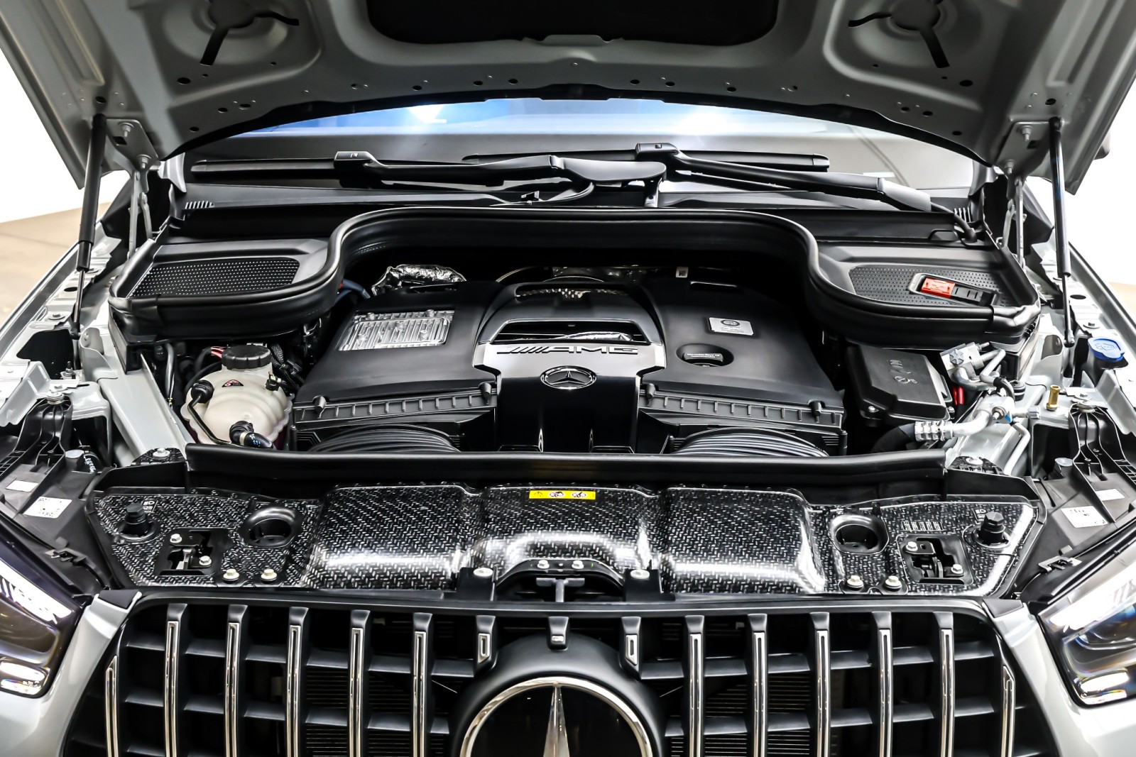 New 2026 MANUFAKTUR Alpine Grey Mercedes-Benz AMG® GLE 63 S image 11