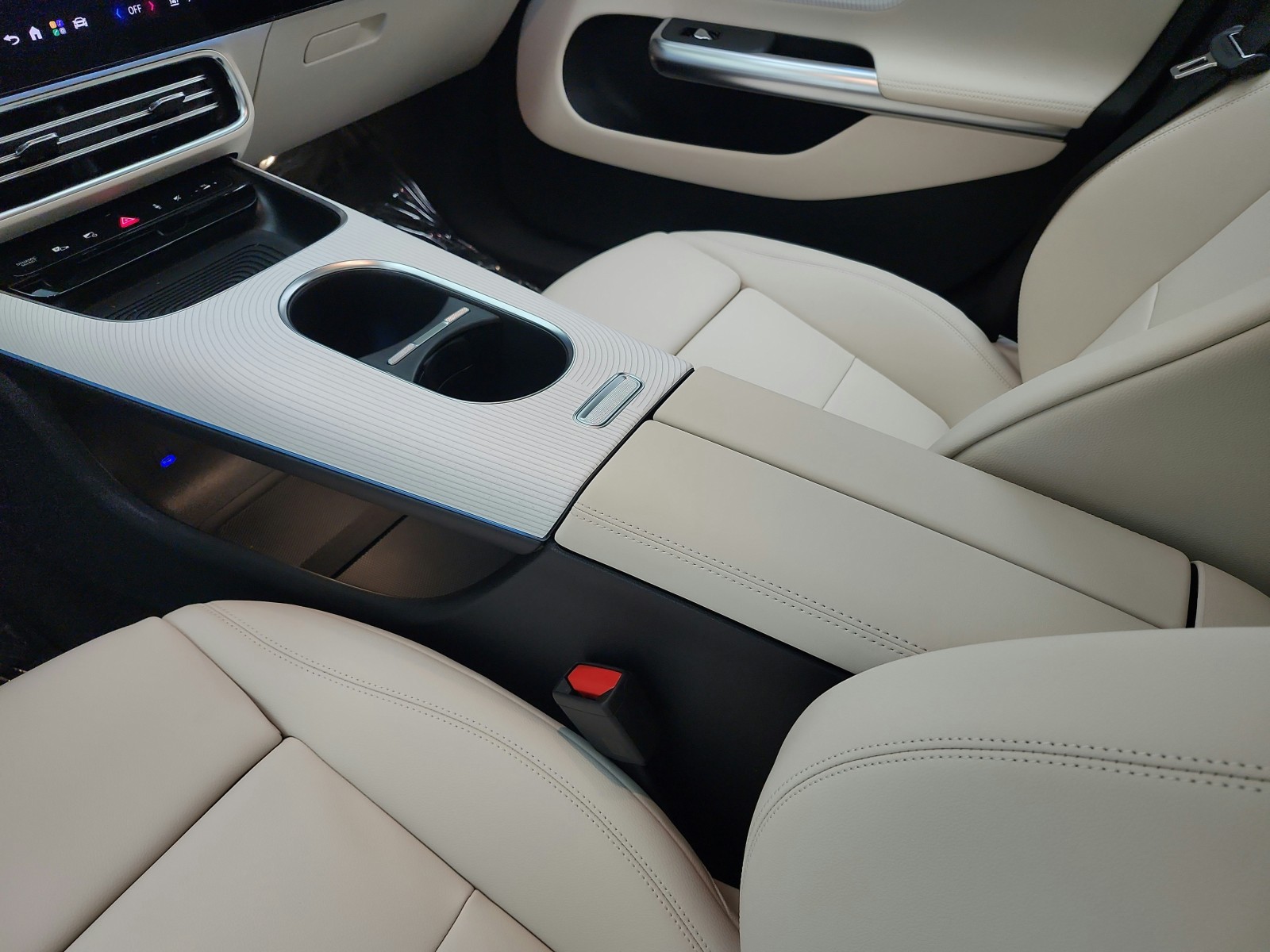 New 2026 Polar White Mercedes-Benz CLA 250+ image 10