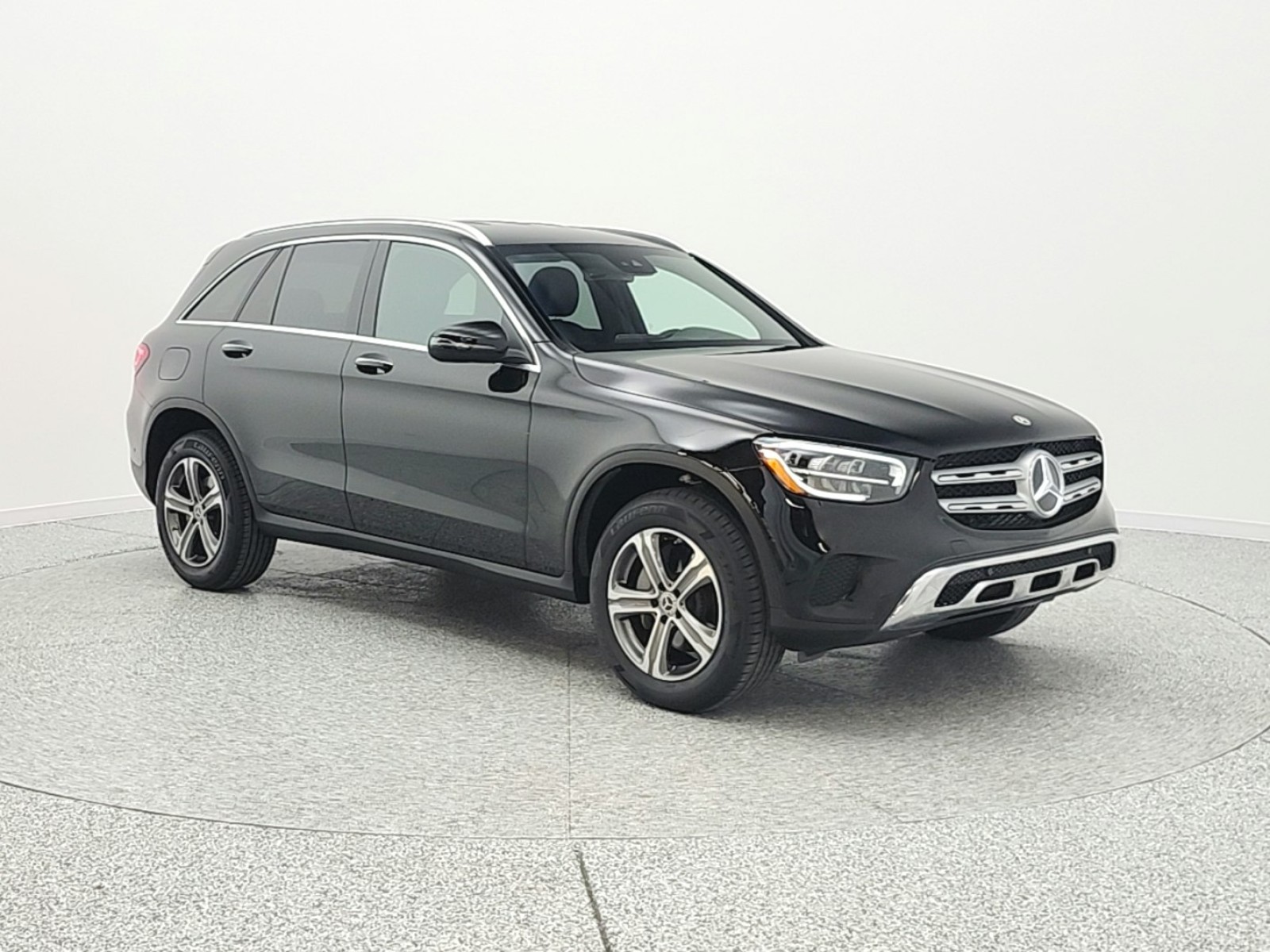 Used 2022 Black Mercedes-Benz GLC 300 SUV image 3