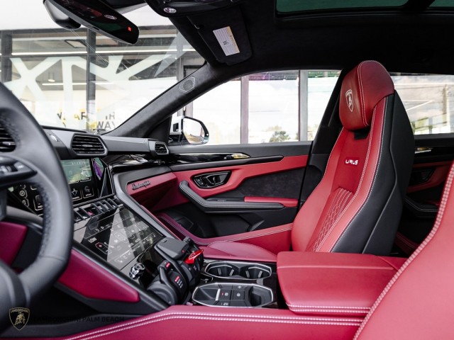 2023 Lamborghini Urus S in , 