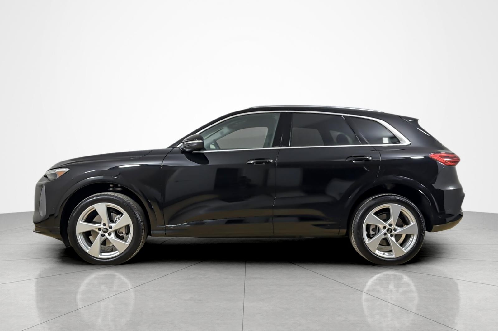 Used 2025 Mythos Black Metallic Audi Premium Plus 2.0 TFSI quattro image 2