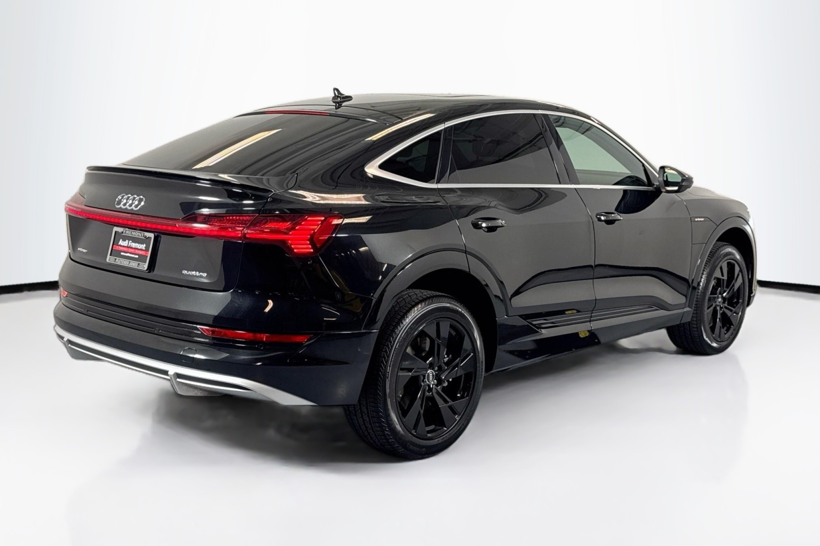 Used 2022 Mythos Black Metallic Audi S line Premium image 5