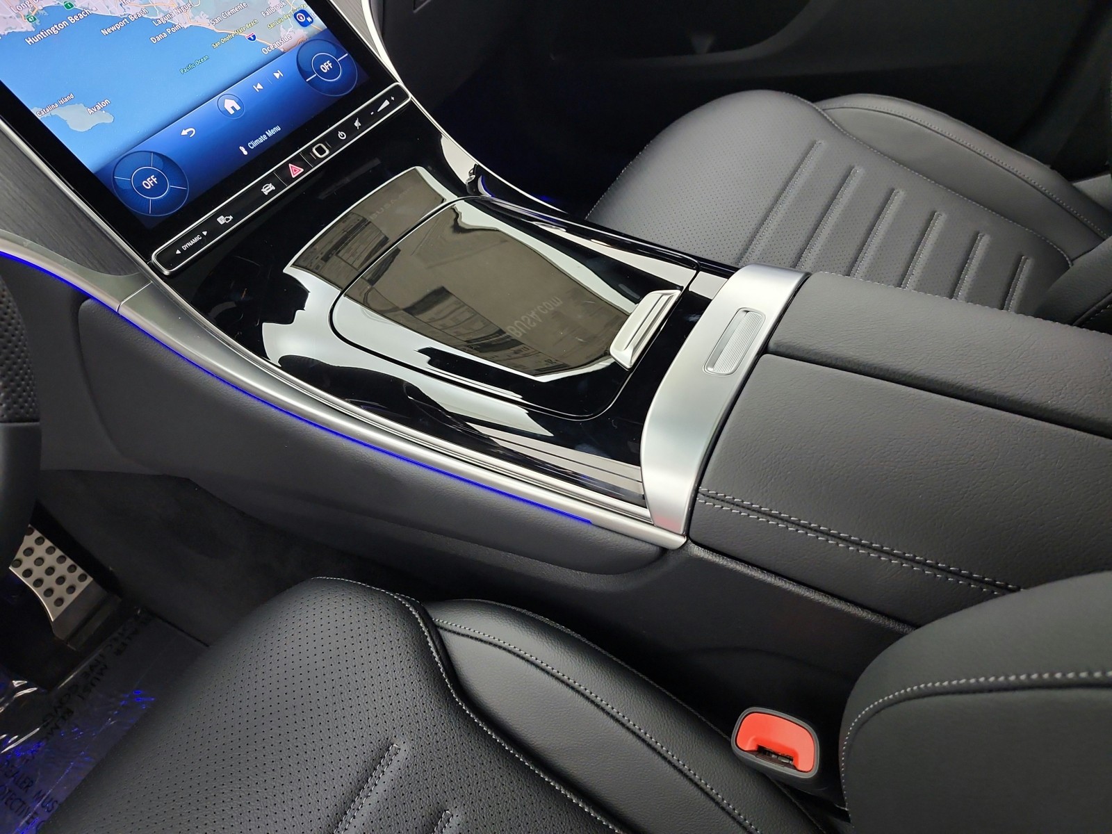 New 2026 Graphite Grey Metallic Mercedes-Benz GLC 300 image 10